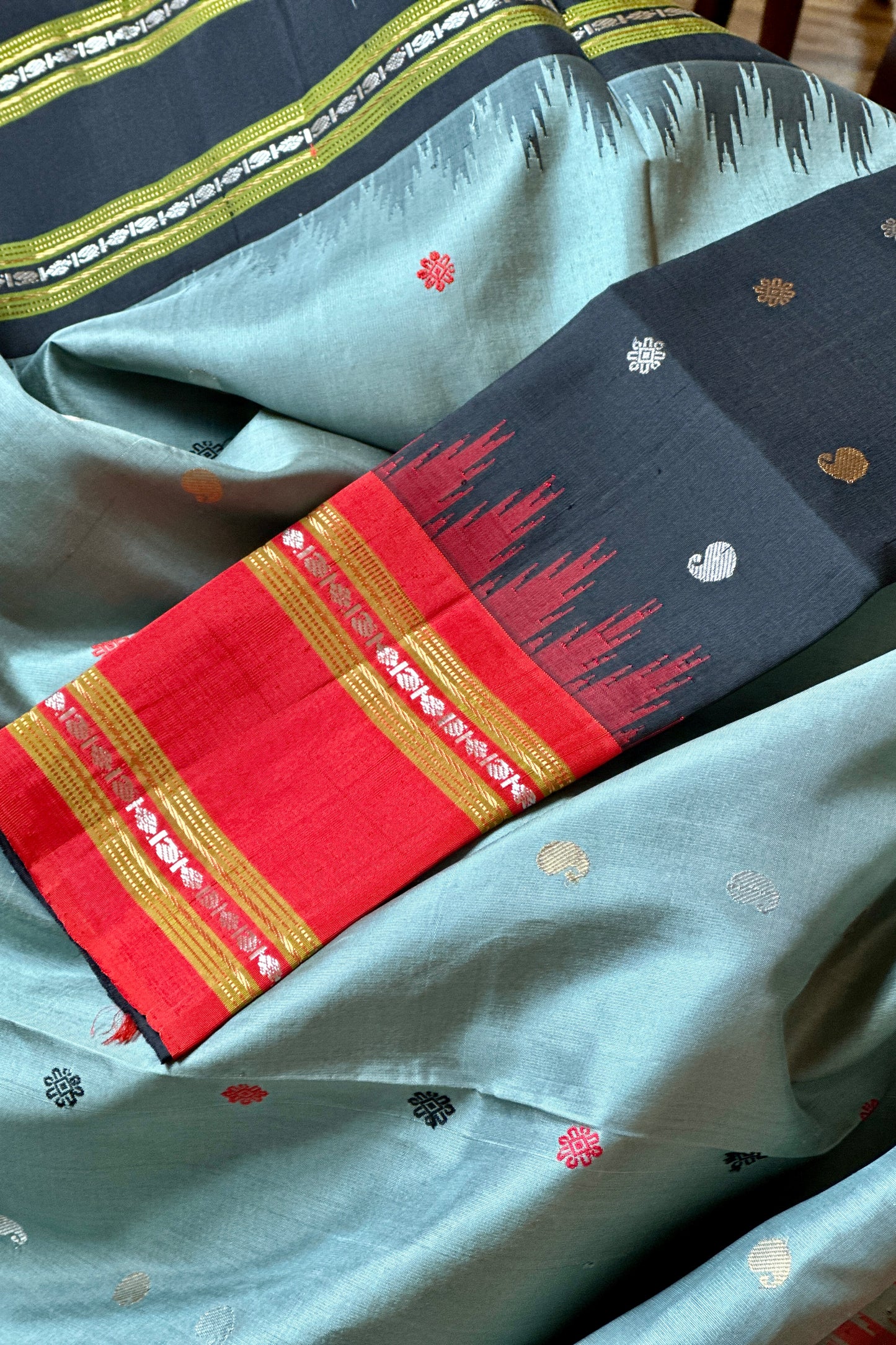 Gadwal Silk Saree - AW1037GS