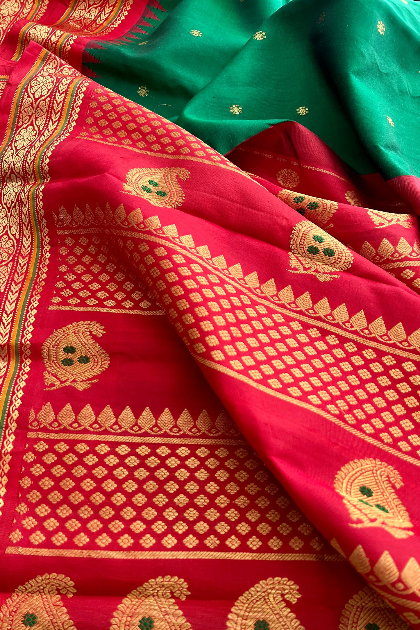 Gadwal Silk Saree - AW1053GS