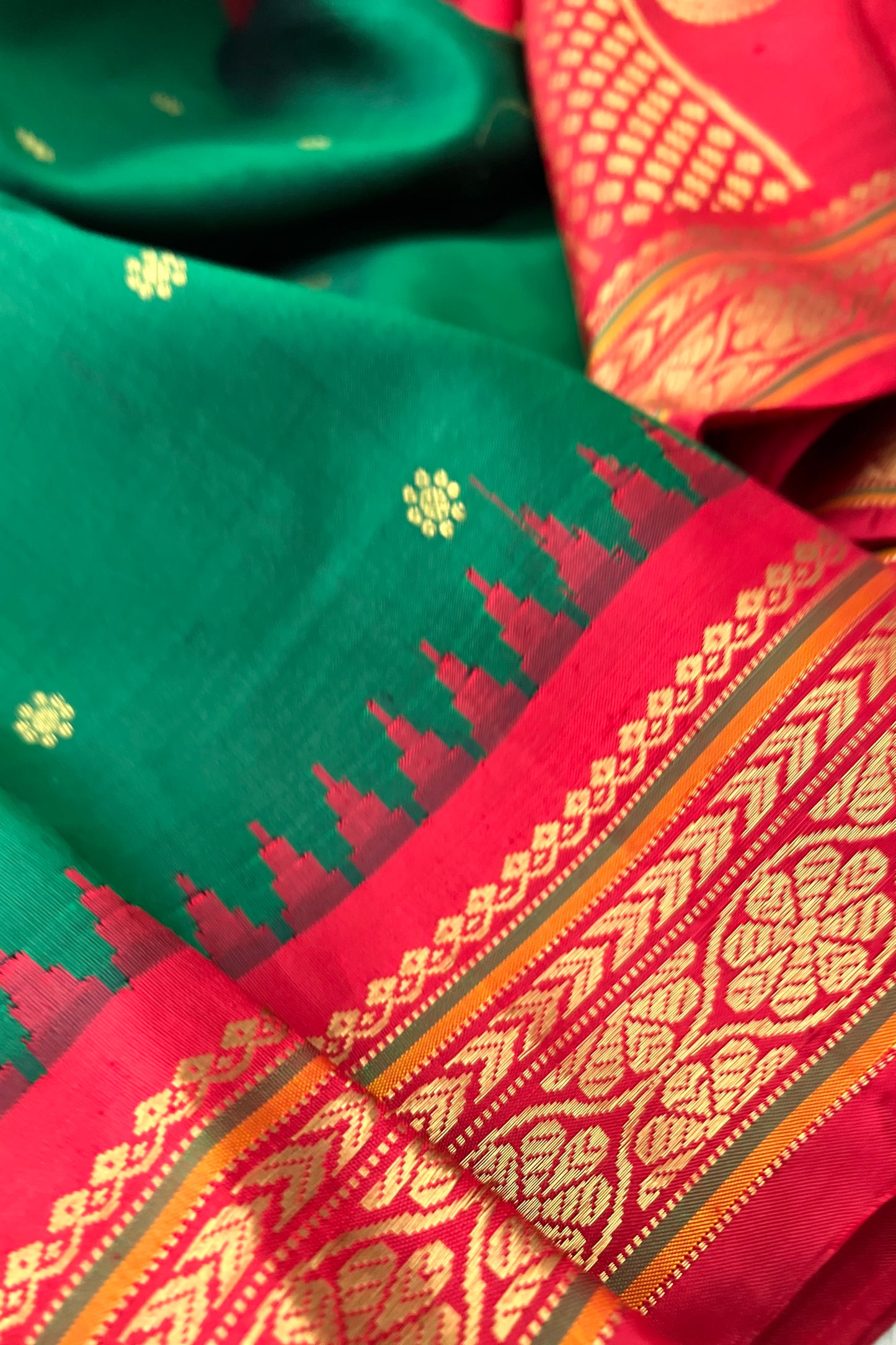 Gadwal Silk Saree - AW1053GS