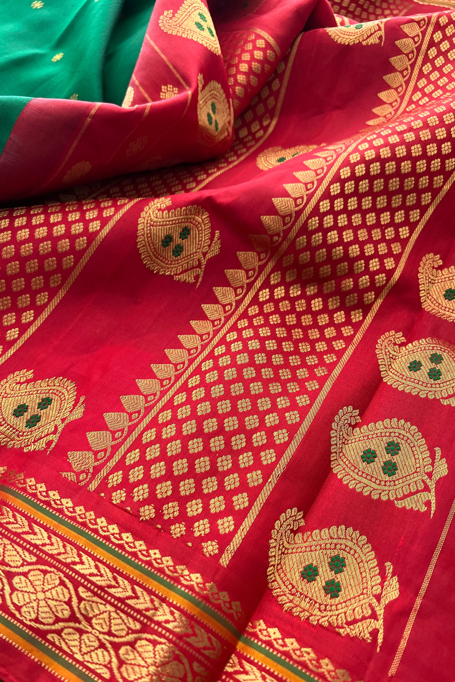 Gadwal Silk Saree - AW1053GS
