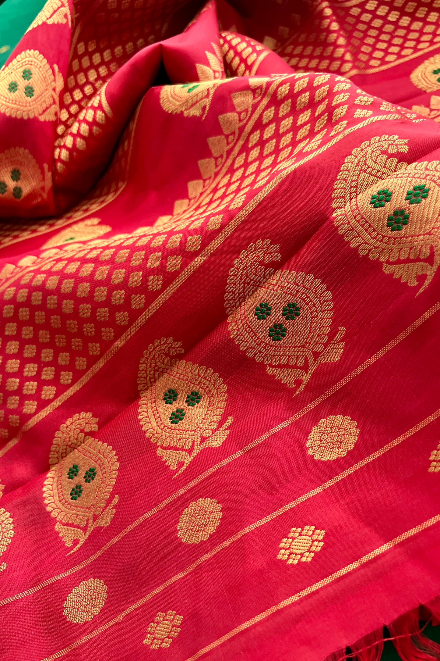 Gadwal Silk Saree - AW1053GS
