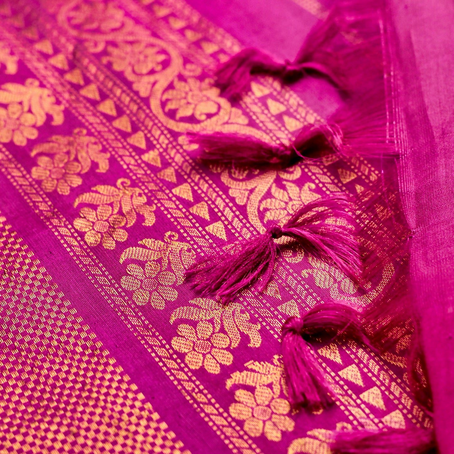 Gadwal Silk Saree - AW1001GS