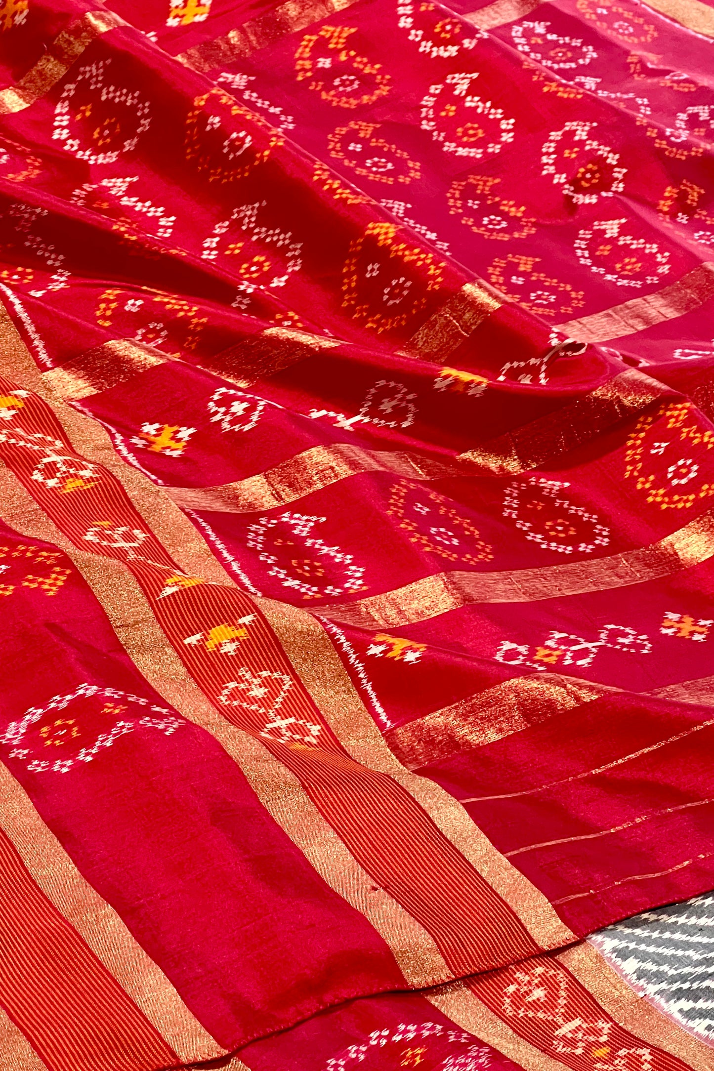 Pochampally Ikkat Silk Saree - AW1036PT
